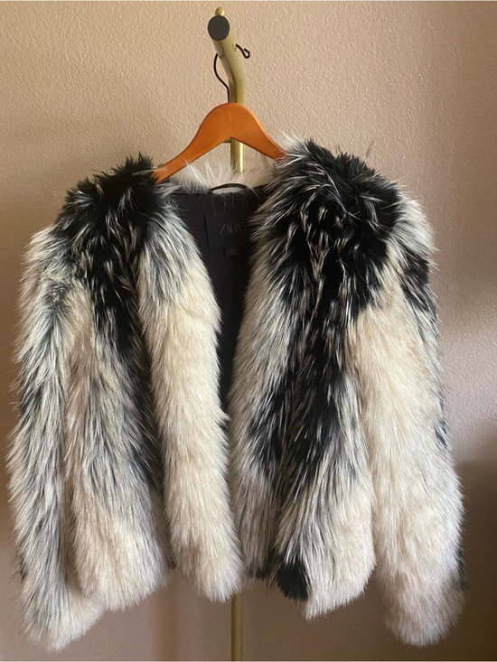 Zara Jackets & Blazers - ZARA FAUX FUR SHORT COAT ZW COLLECTION